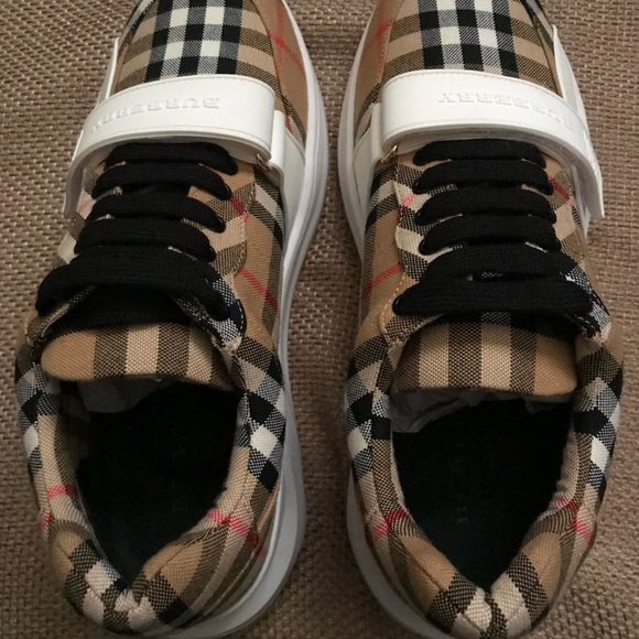 Burberry Regis Chunky Sneaker - Picture 5 of 5